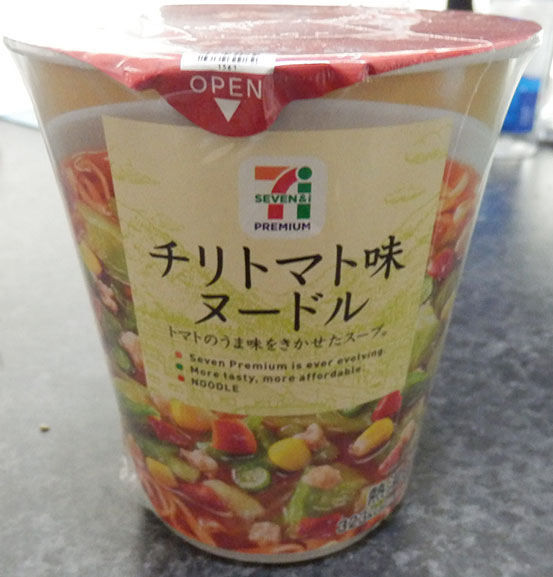チリトマト味ヌードル(98円)