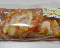 ふんわりピザパン(138円)