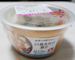 10種具材の豚汁(298円)