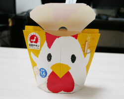 からあげクン レギュラー(216円)