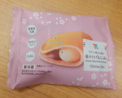 うす~い和もっち巻き桜ホイップ&こしあん(145円)