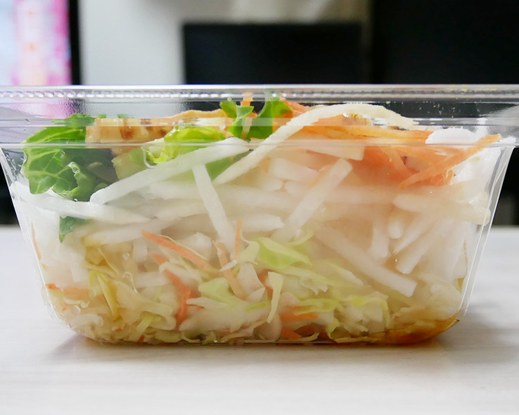 デイリーヤマザキ「1/2日分野菜！チキンとたまごのサラダ(368円)」