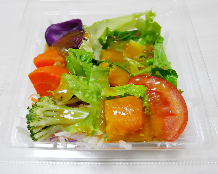ローソン「1/2日分のごろっと緑黄色野菜のサラダ(330円)」