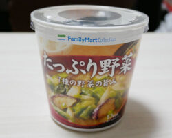 カップみそ汁 たっぷり野菜(138円)