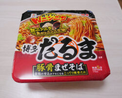 博多だるま監修 豚骨まぜそば(246円)