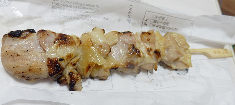 ファミリーマート「炭火焼きとりもも塩(128円)」